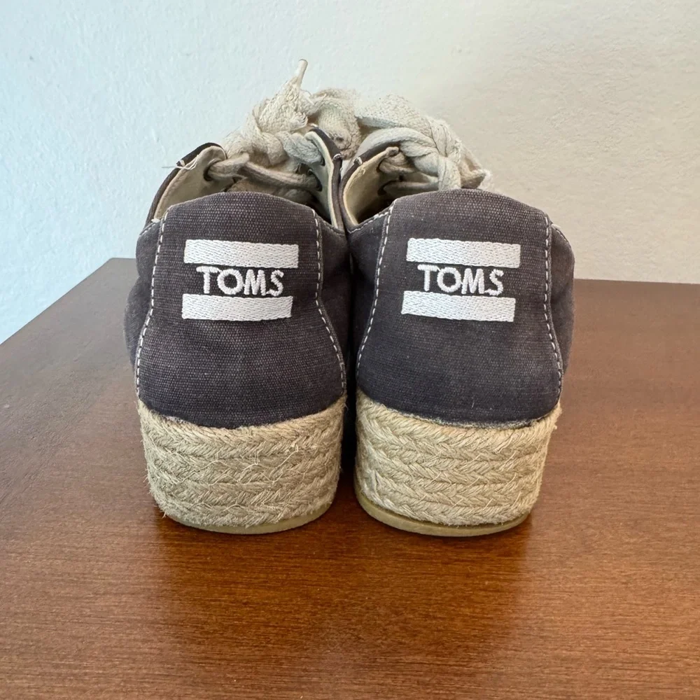 TOMS Womens Cassiah Shoes - Size 7